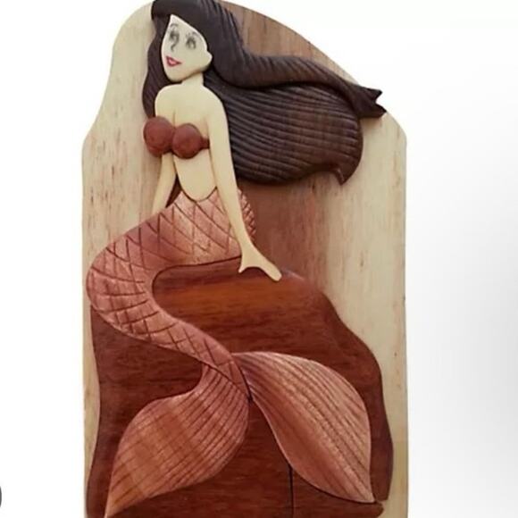 Carver Dad handmade, mermaid wooden box - Picture 3 of 6